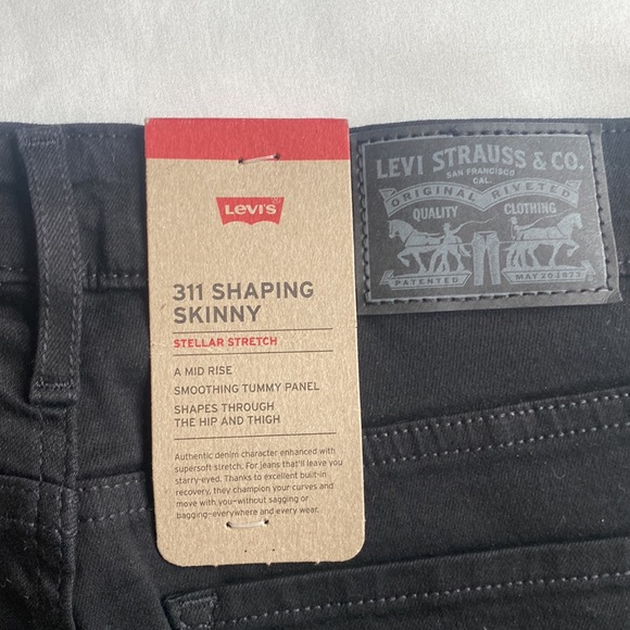 NWT Women’s Levi’s black shaping skinny jeans 27x30 - Picture 4 of 5